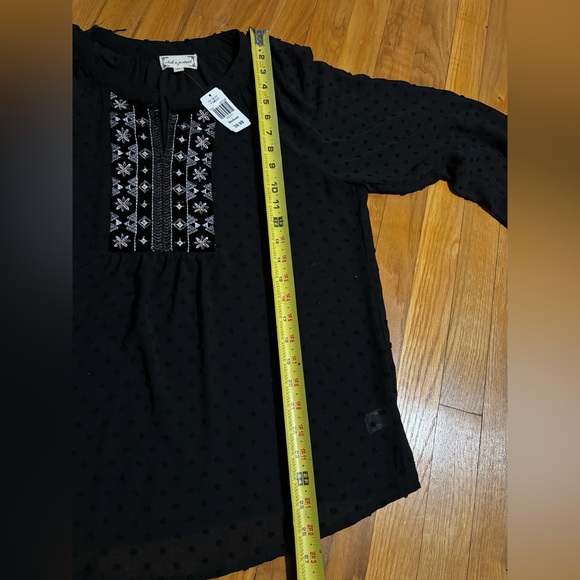 Cloth & Portrait Sheer Black Embroidered Women's Top - Picture 5 of 6